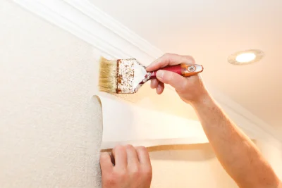 Pose de papier peint à Cour-Cheverny — revêtements muraux et toiles de verre